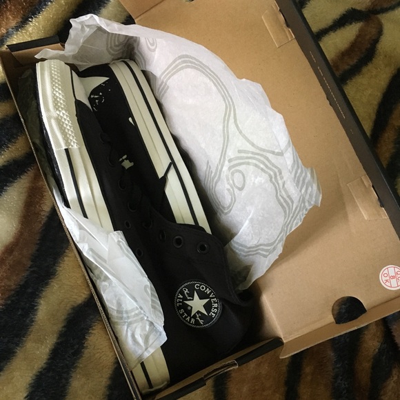 Converse - Picture 3 of 6